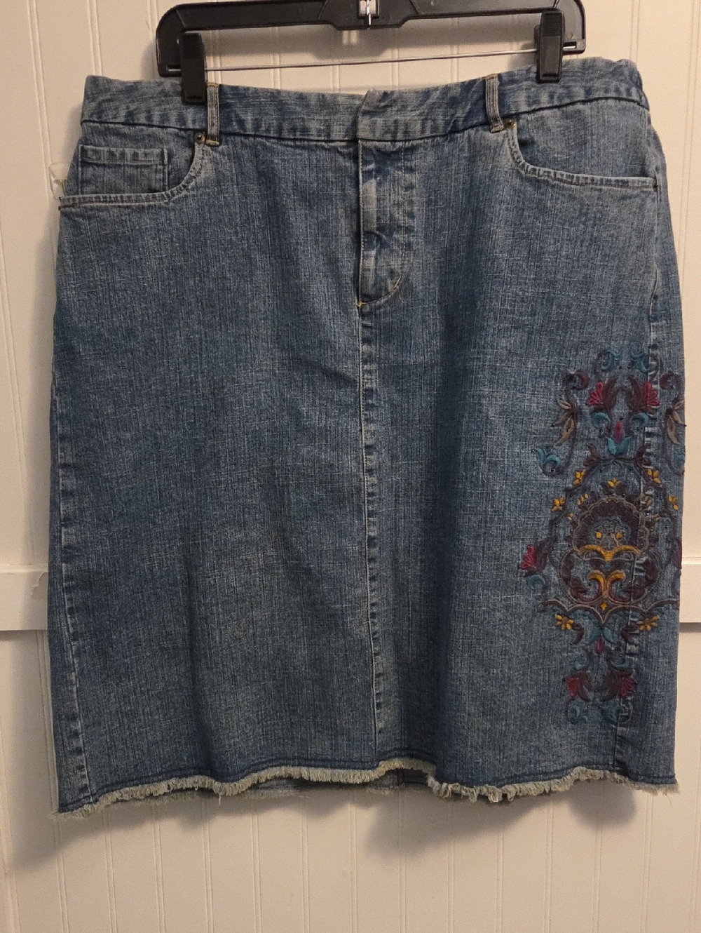 Boho Kate Hill Embroidered Denim Skirt With Raw Hem. Size 16W.